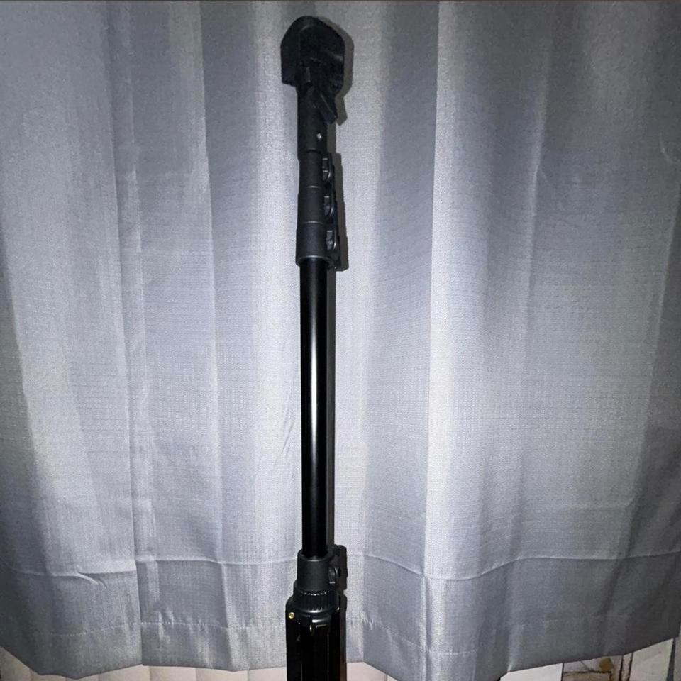 Black Tripod With Remote Control D0c7 5