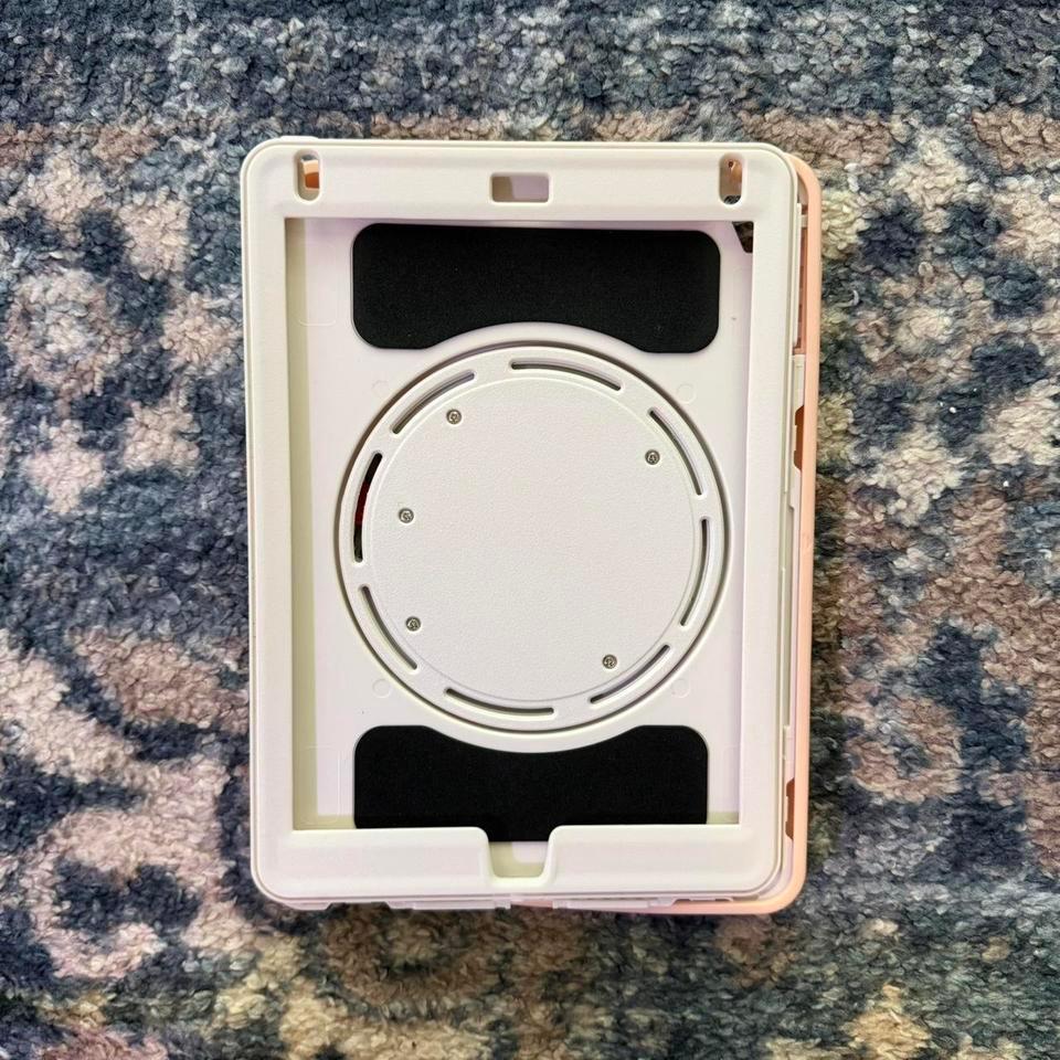 Pink And White 97 In F5ea 2