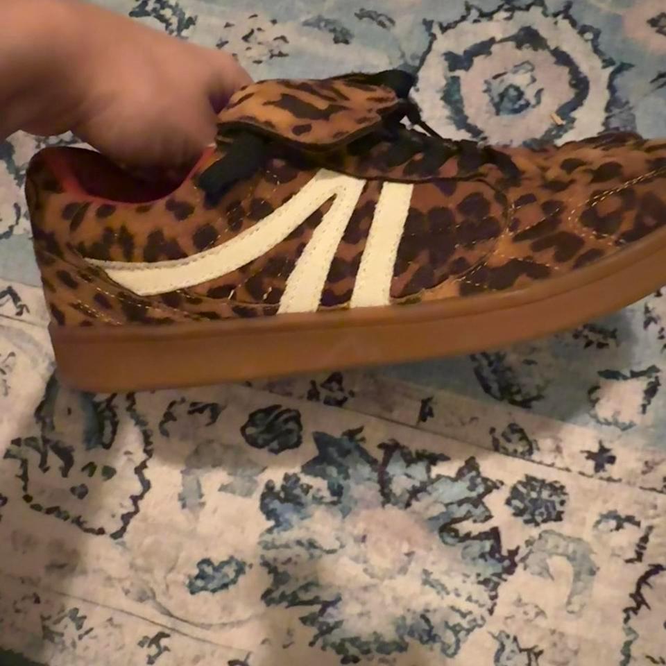 Steve Madden Leopard Print Sneakers 429d 2