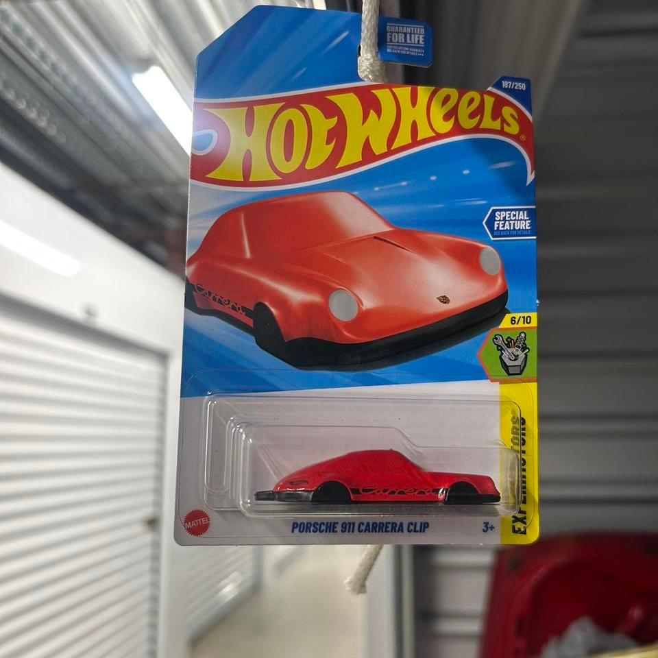 Porsche 911 Carrera Keychain Hot