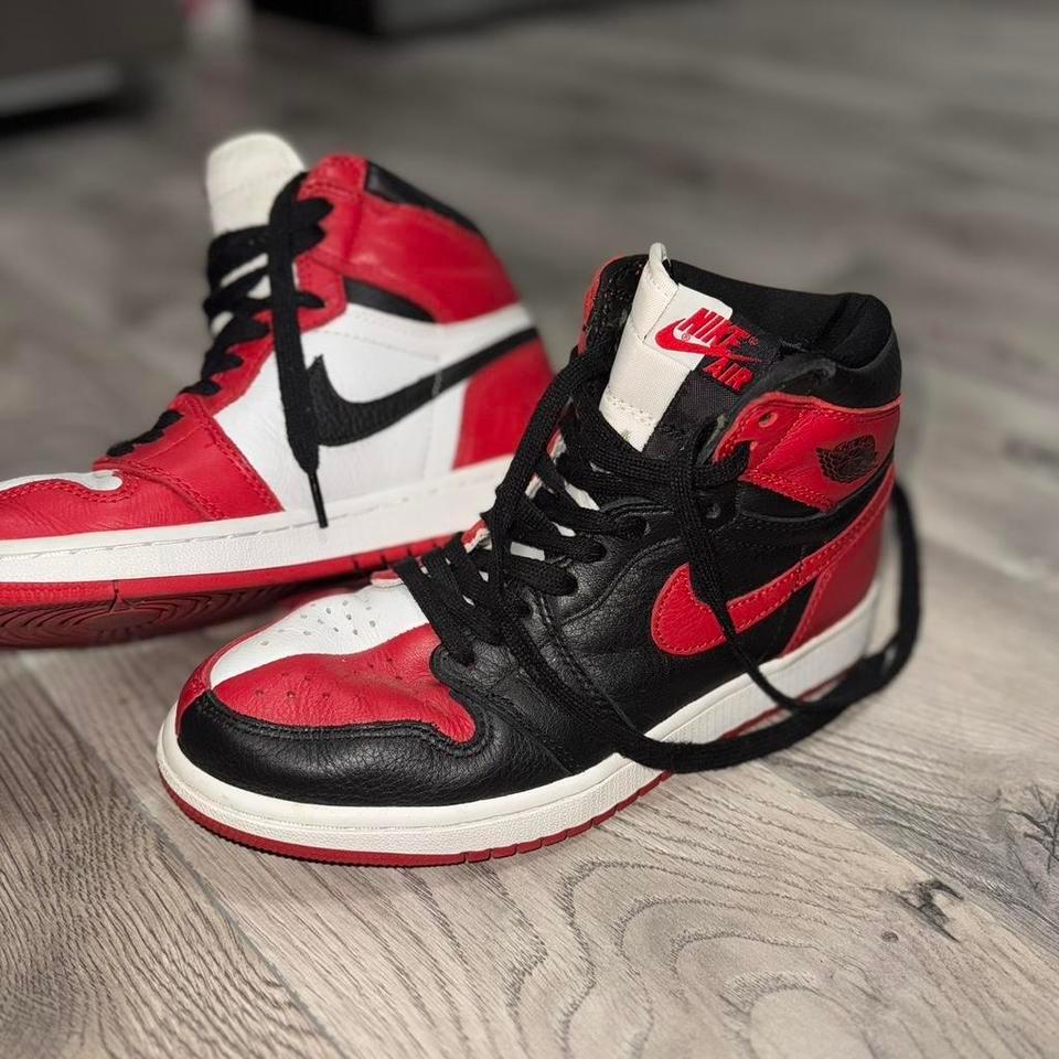 Nike Air Jordan 1 Retro 4