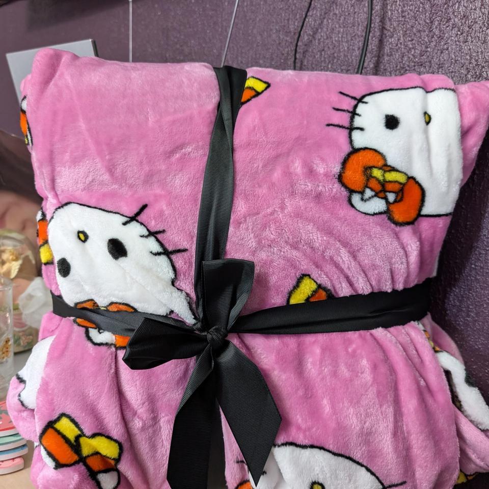 Hello Kitty Halloween Plush Blanket 3
