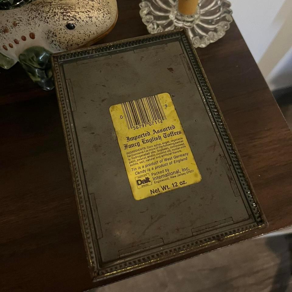 Vintage Metal Tin Perfect Da24 5