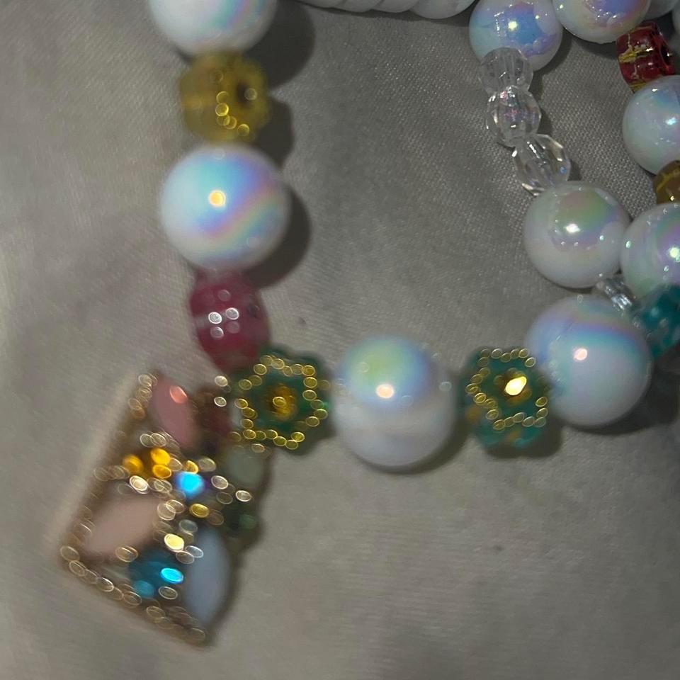 White Iridescent Beaded Bracelet 1c3a 3