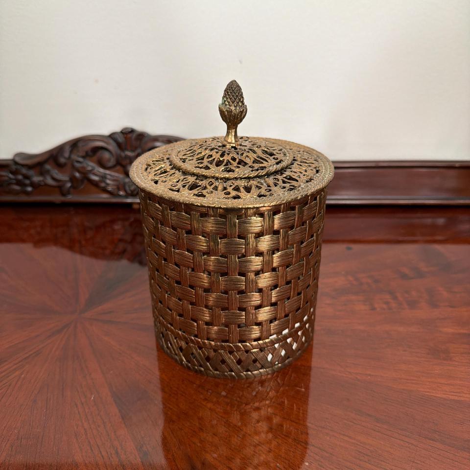 Gold Basketweave Lid For A