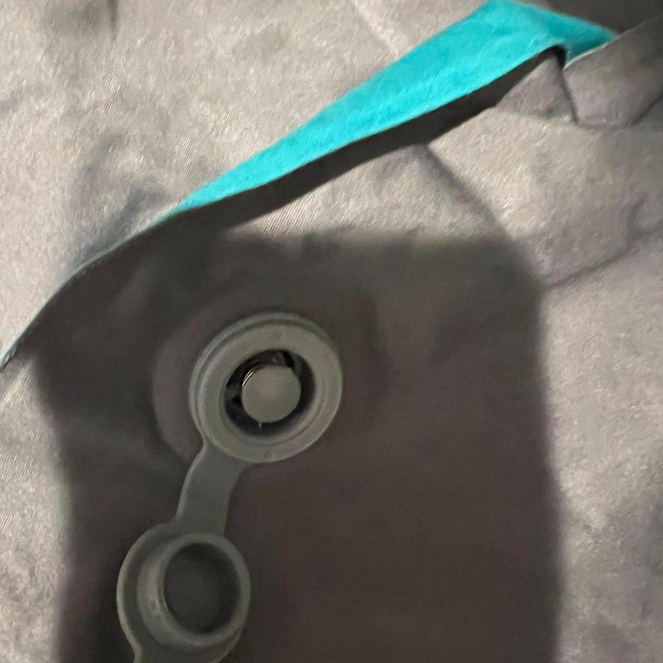 2 Inflatable Cushions Green And