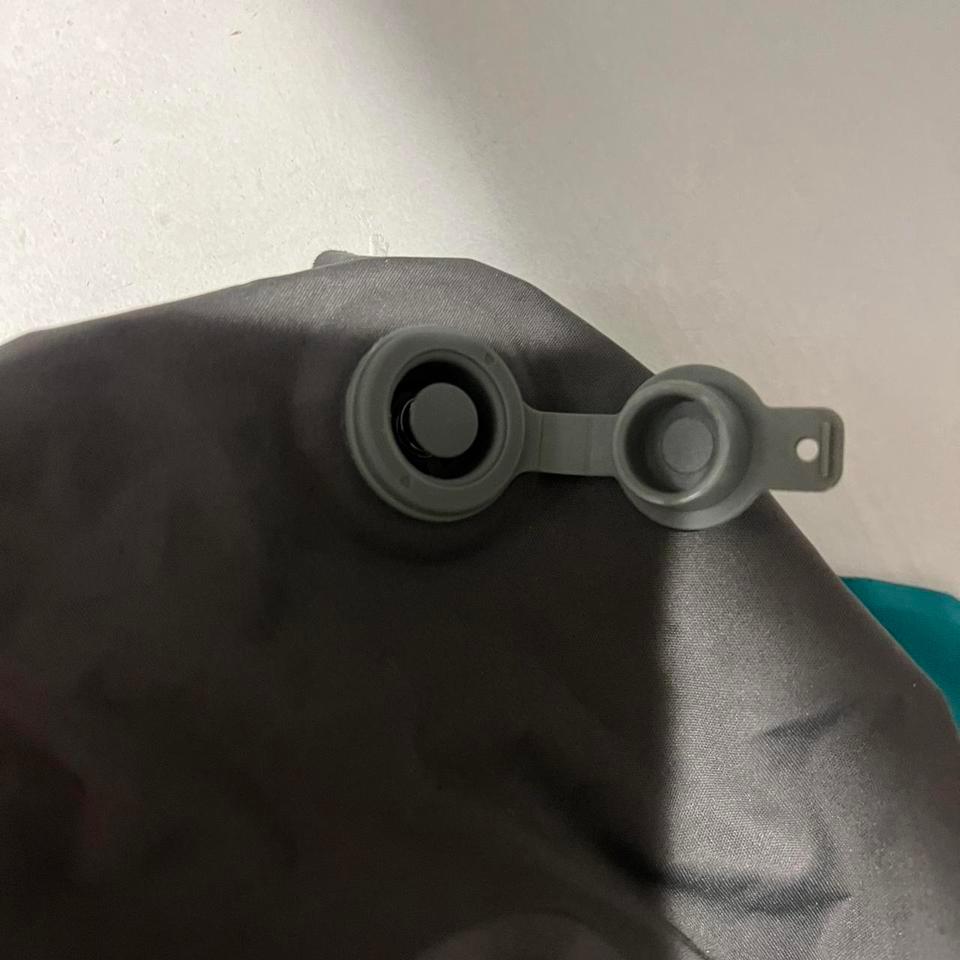 2 Inflatable Cushions Green And 2