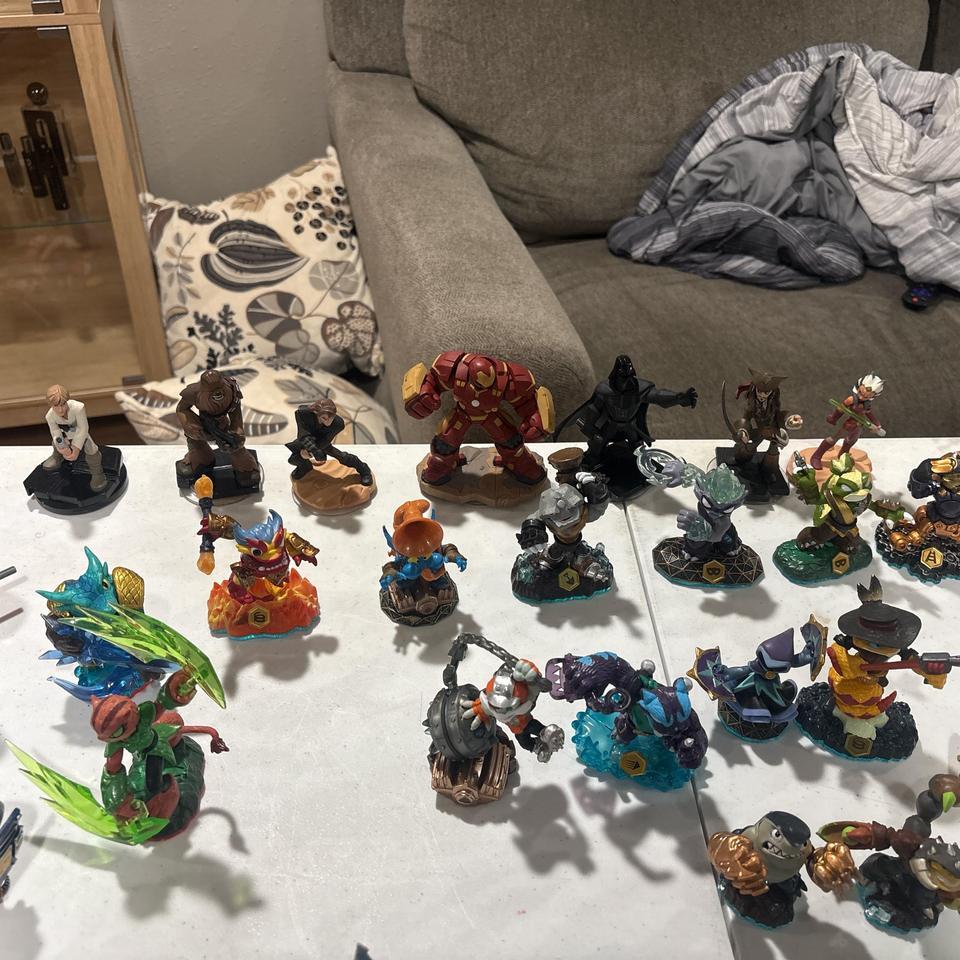 Skylanders Giants Bundle With 40 3614 2