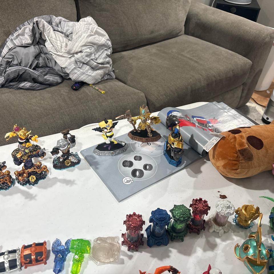 Skylanders Giants Bundle With 40 3614 3