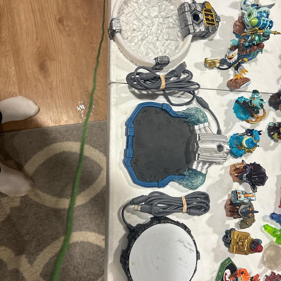 Skylanders Giants Bundle With 40 3614 6