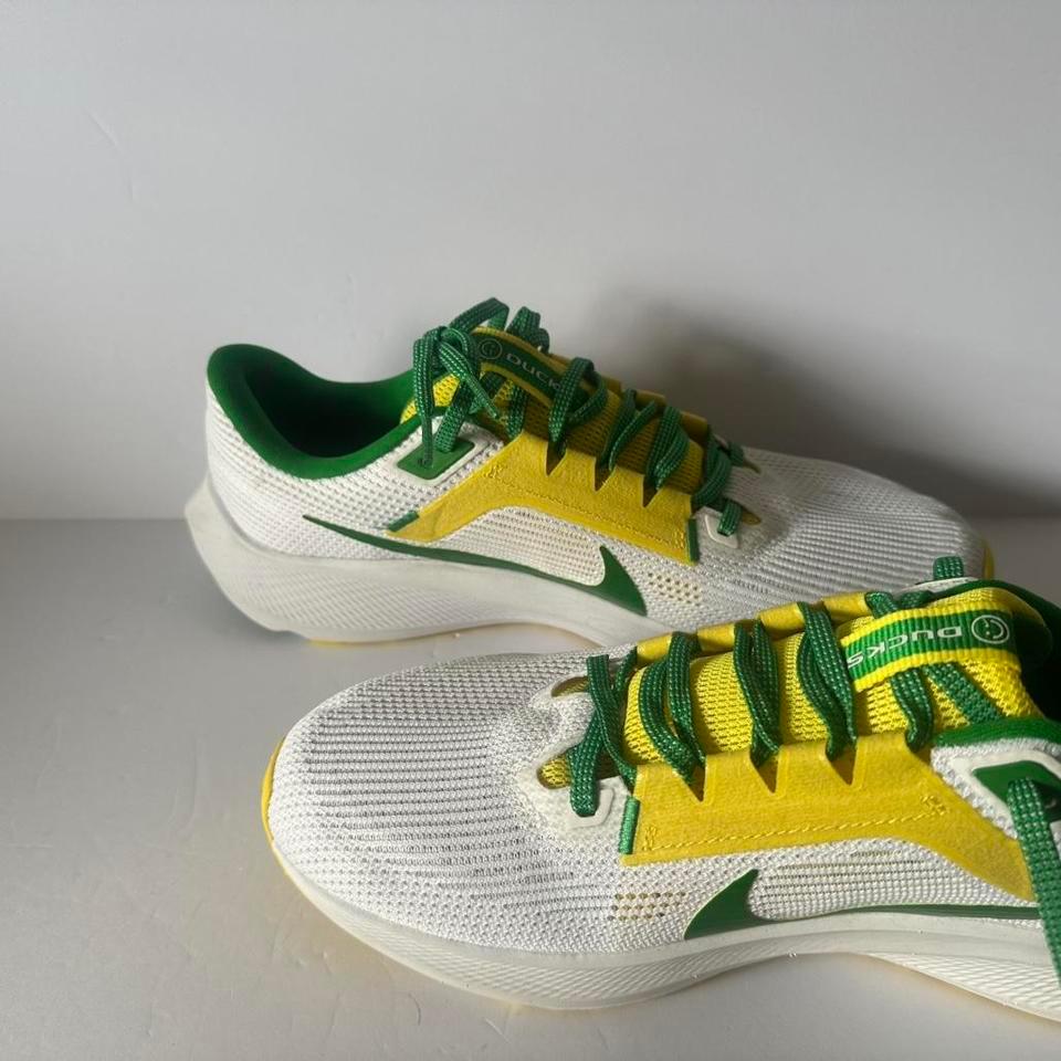 Nike Oregon Ducks Pegasus 40 2951 2