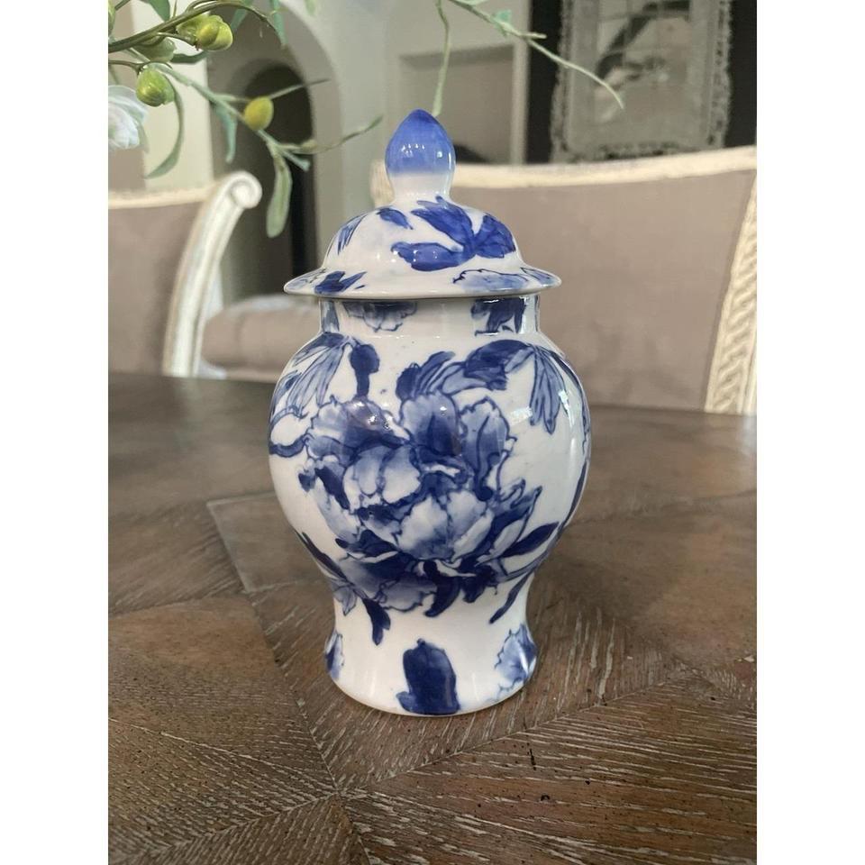 Vtg Small Chinese Blue Efe1
