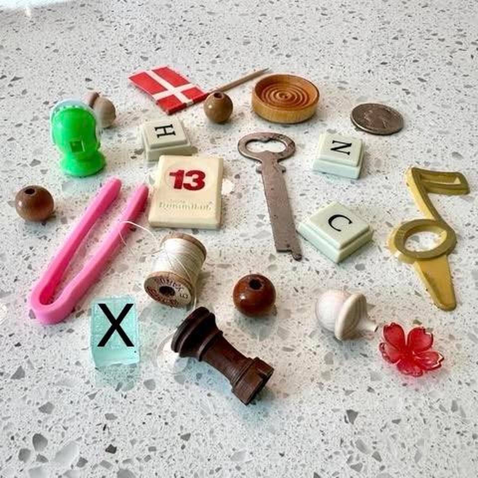 Random Junk Drawer Items Miniatures 683b 2