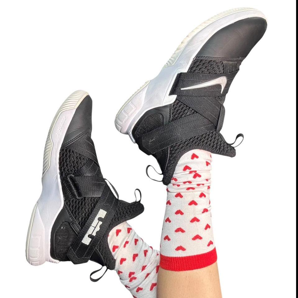 Nike Sneakers These Black