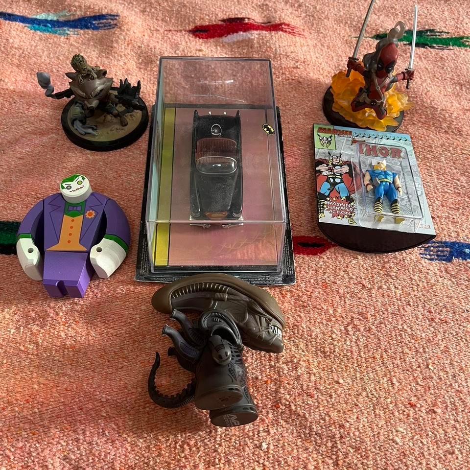 Miscellaneous Comic Book Collectibles And Ba3f