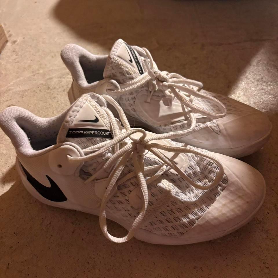 Nike Hypercourt Grappler Volleyball Shoes