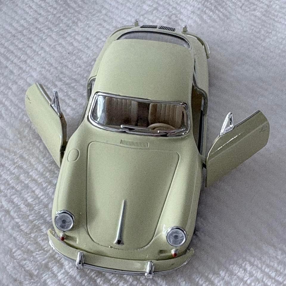 Porsche Carrera 2 Green Diecast 7912 4