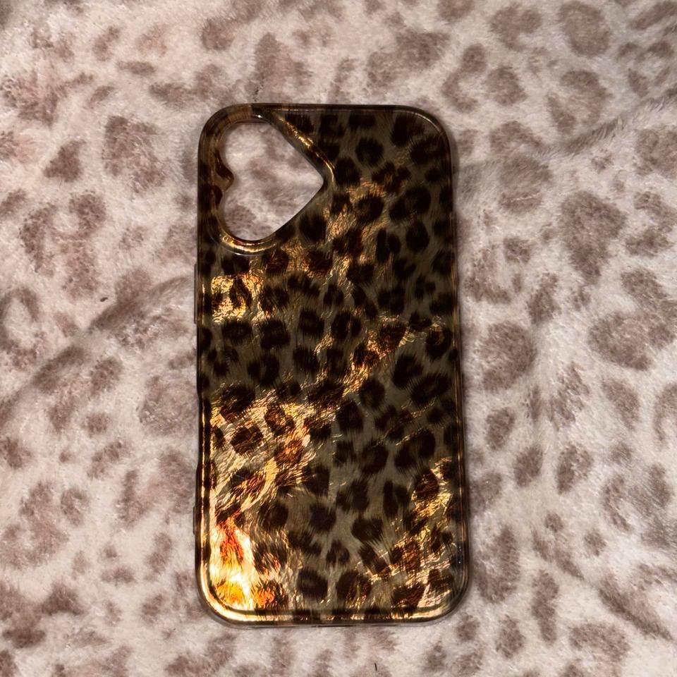 Iphone 16 Cheetah Print Phone E847