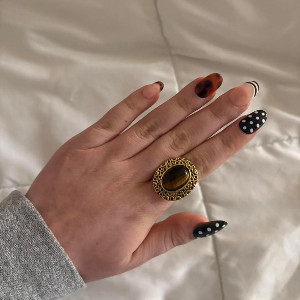 This Stunning Vintage Ring Features 92bd