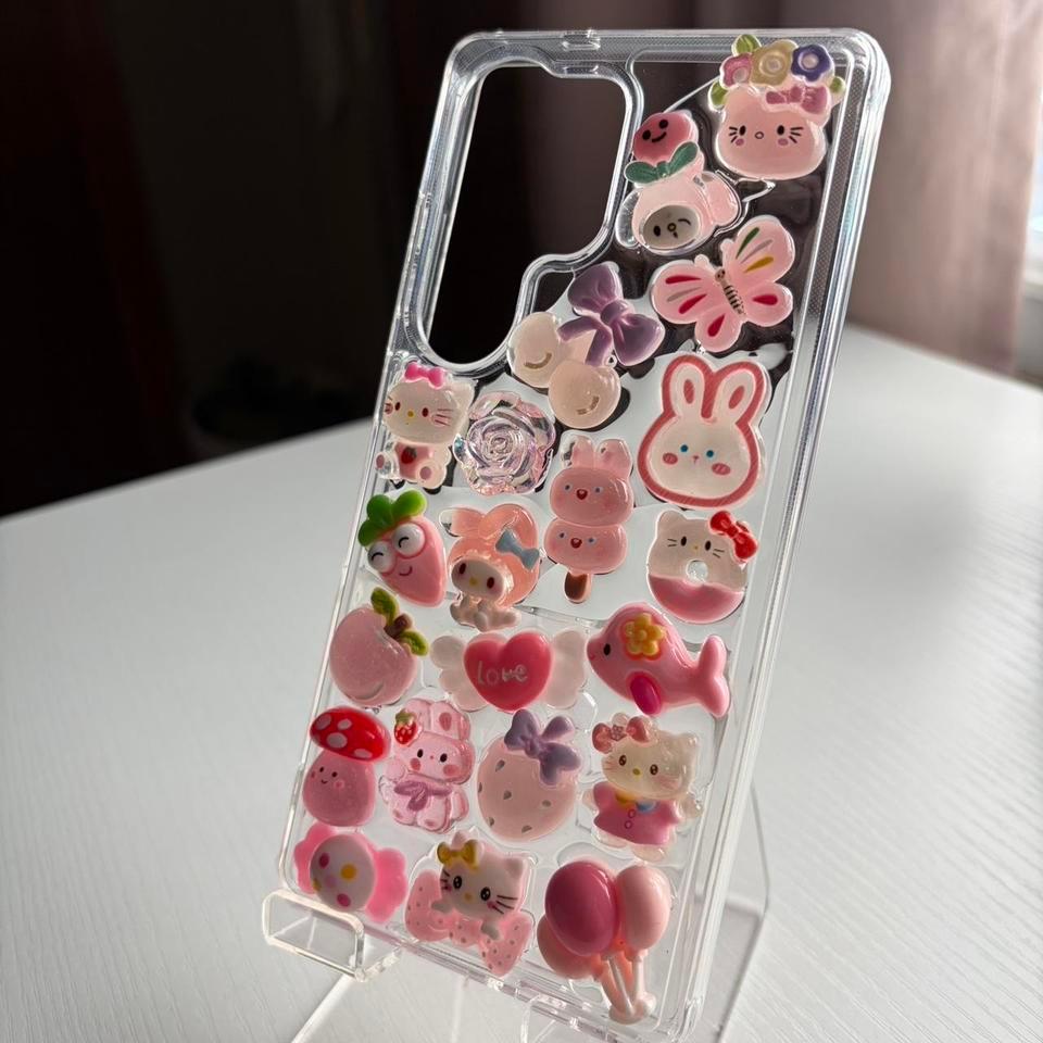 Hello Kitty Pink Charm Case 2