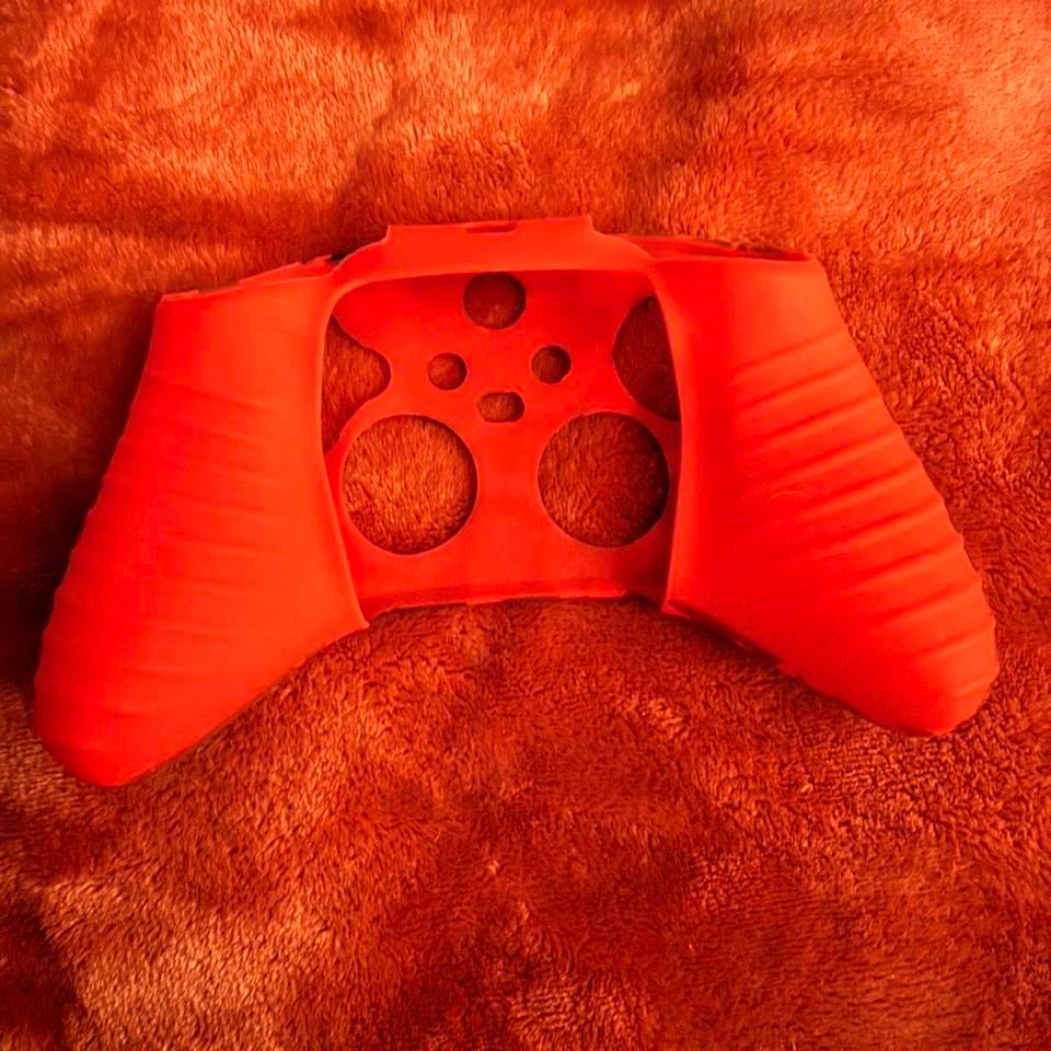 Two Xbox One Silicone Covers 3