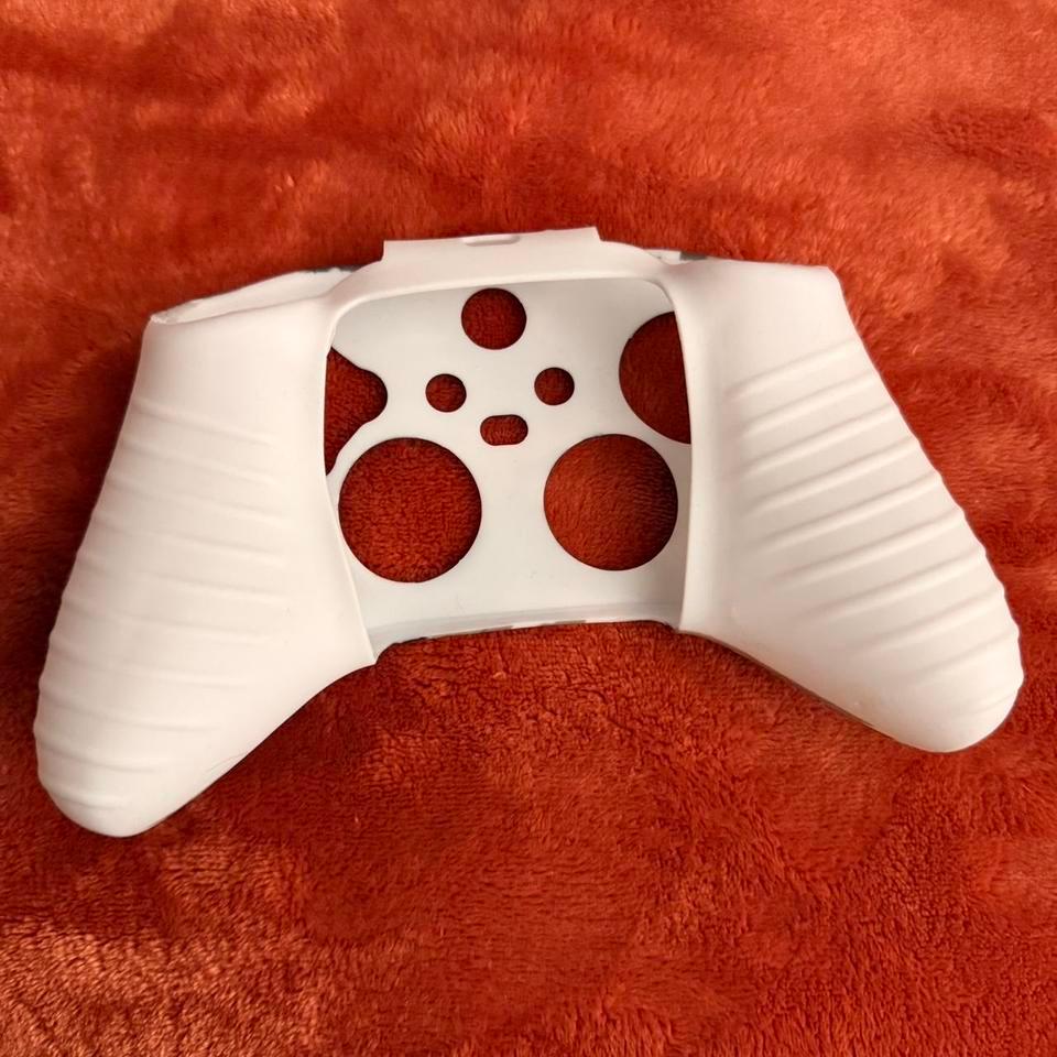 Two Xbox One Silicone Covers 5