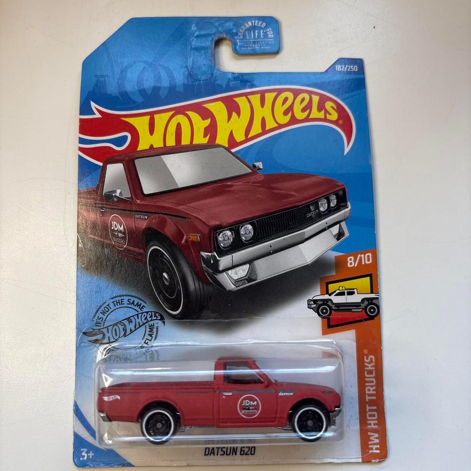 Hot Wheels Datsun 620 Red 7945