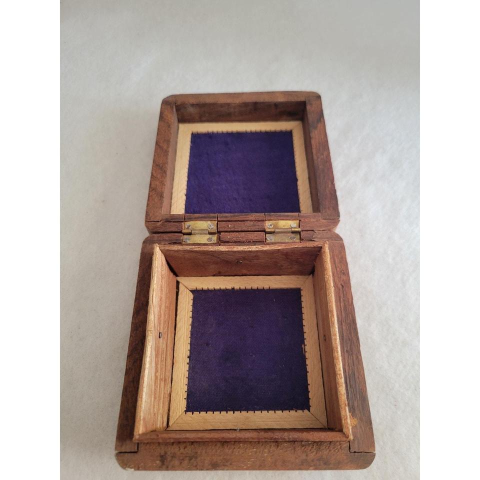 Vintage Hand Carved Wooden Jewelry C84b 4