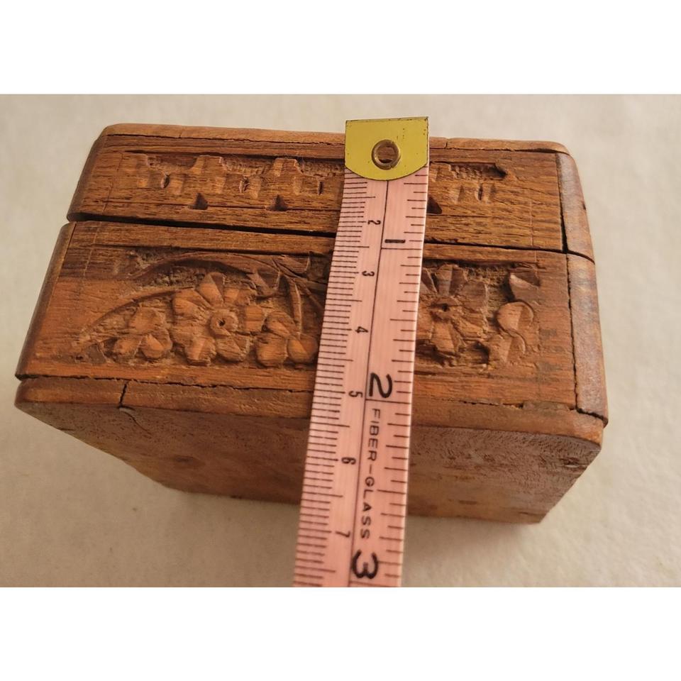 Vintage Hand Carved Wooden Jewelry C84b 3
