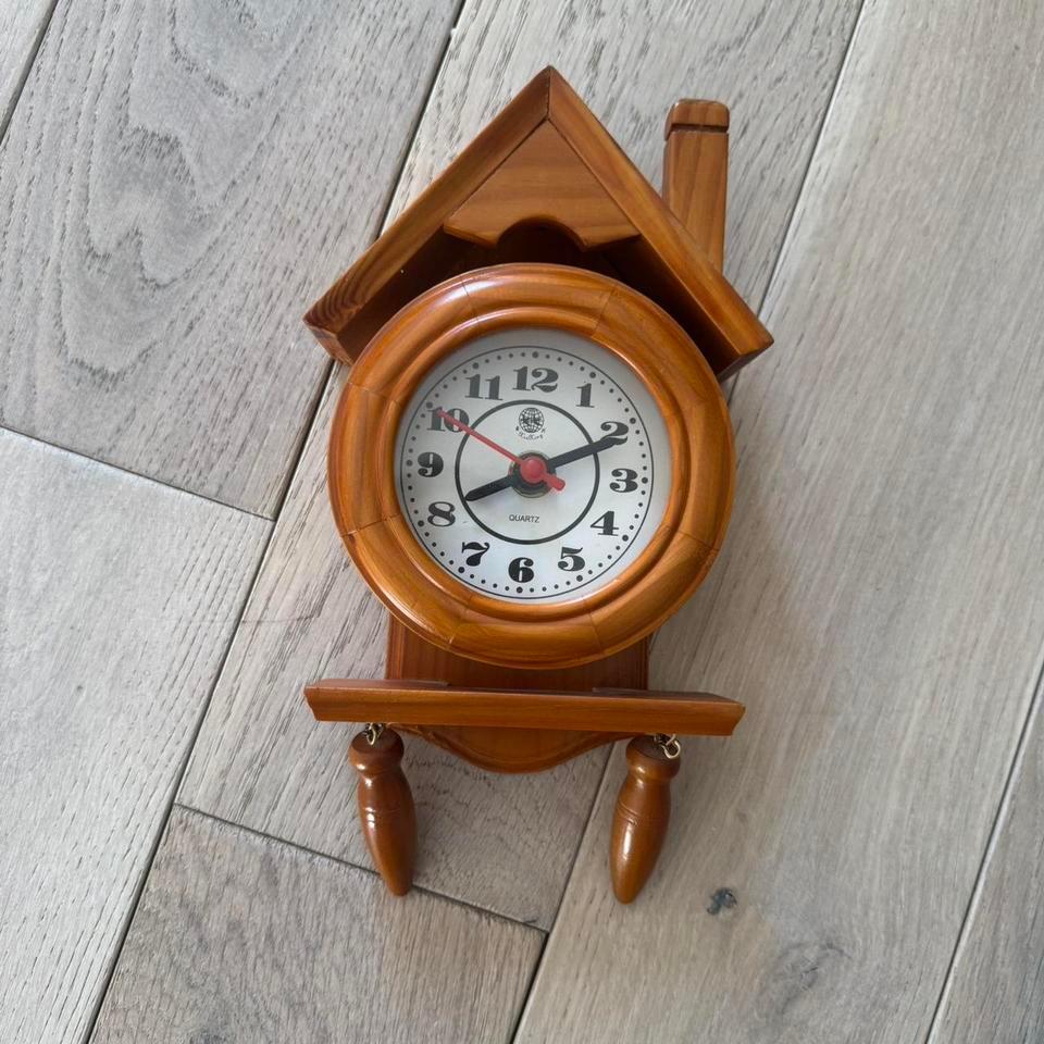 Wooden House Shaped Clock With Bd53