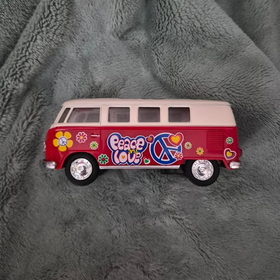 Red And White Hippie 1962 72d5 3