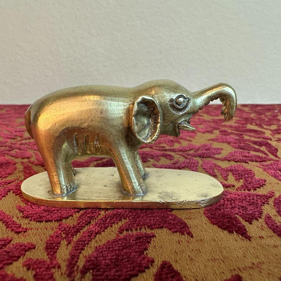 Vintage Small Brass Elephant Figurine 974e