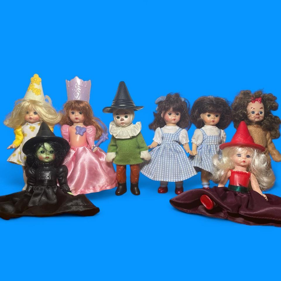 Lot Of 9 Wizard Of