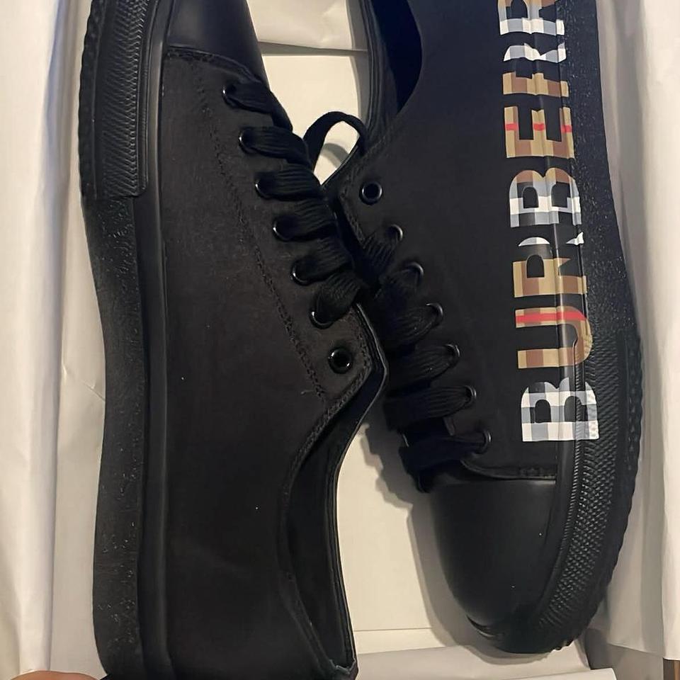 Black Burberry Trainers With Red A486