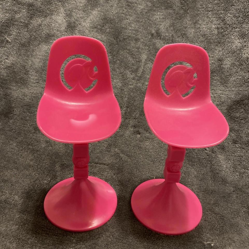 Barbie Dreamhouse Hot Pink Barstools 275c