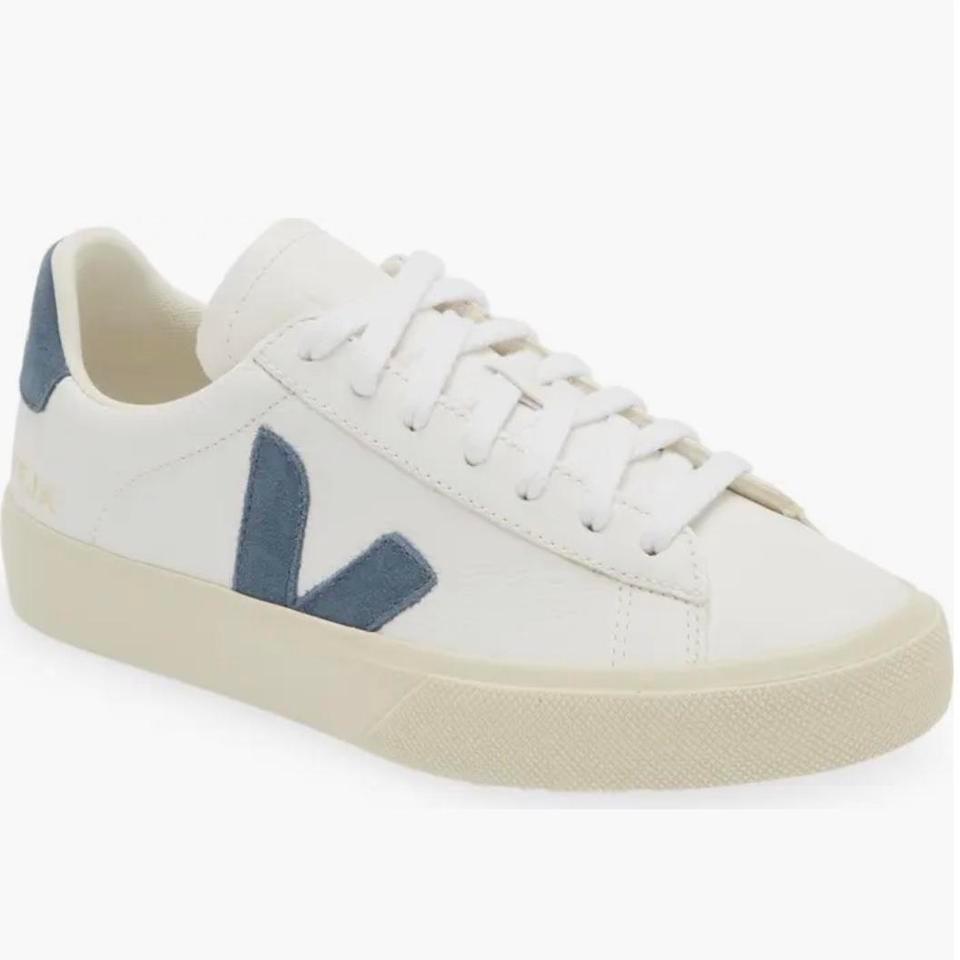 White And Blue Veja Campo