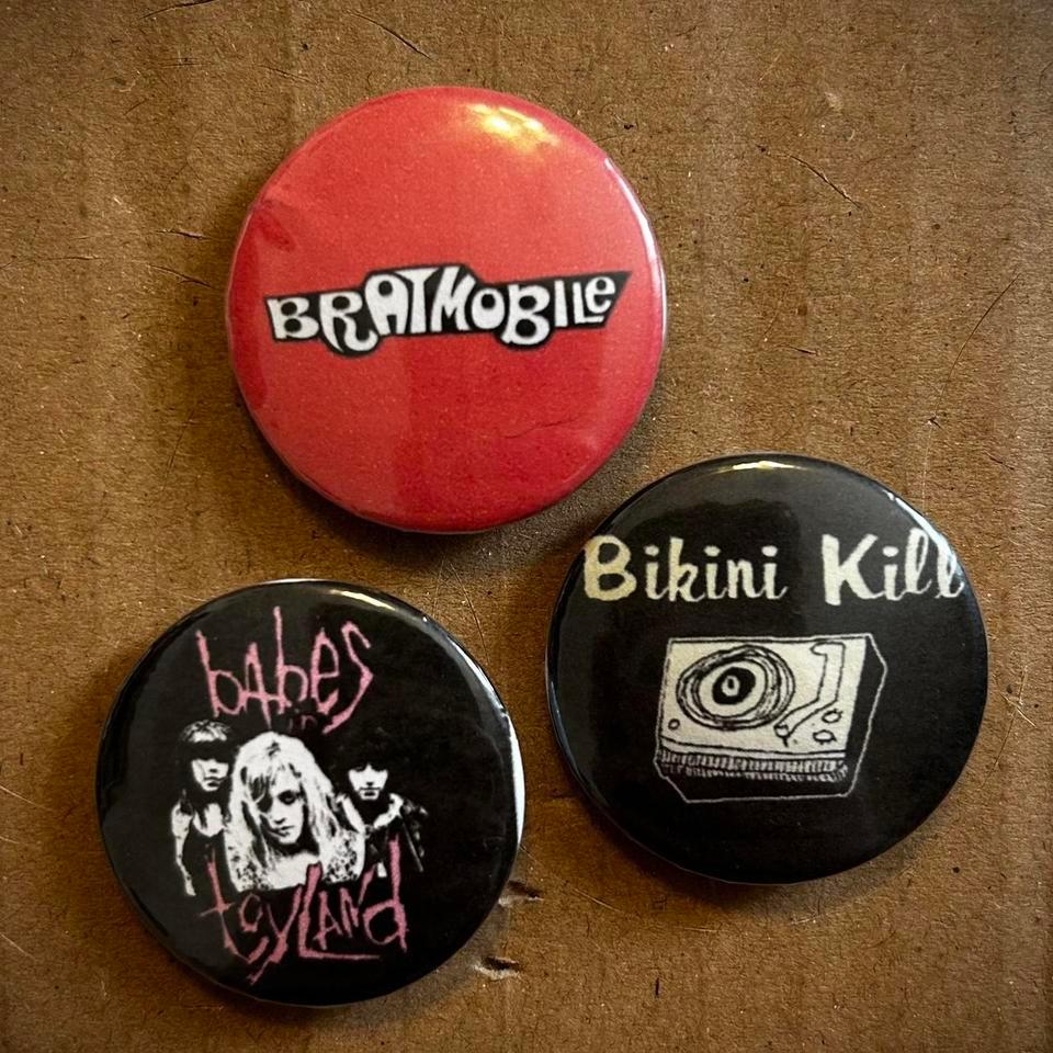 Riot Grrrl Band Pinbutton 3 7297