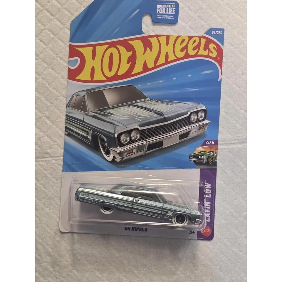 1964 Impalla Hotwheels Not Treasure 8696