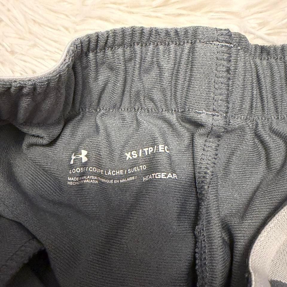 Under Armour Grey Shorts Size 493d 2