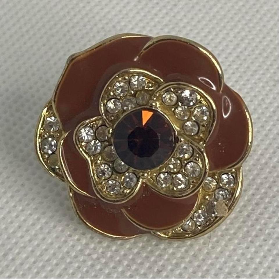 Gold Tone Flower Ring This 2