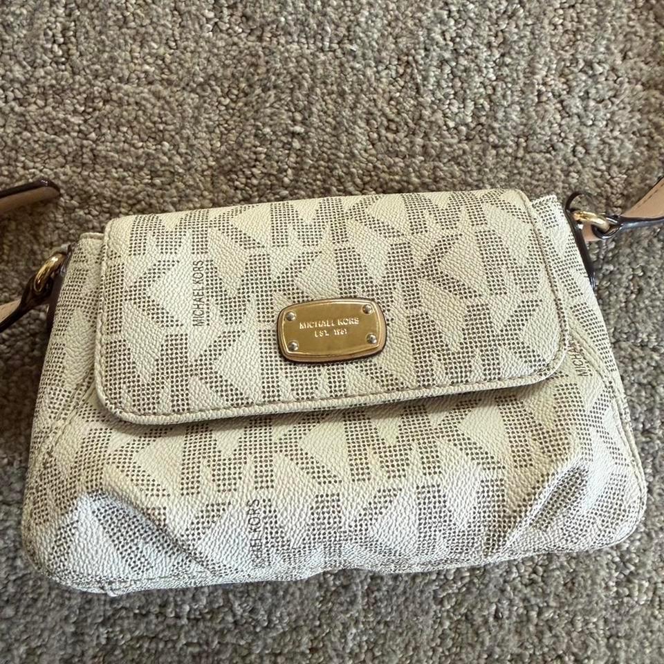 White And Tan Small Michael 27b6 2
