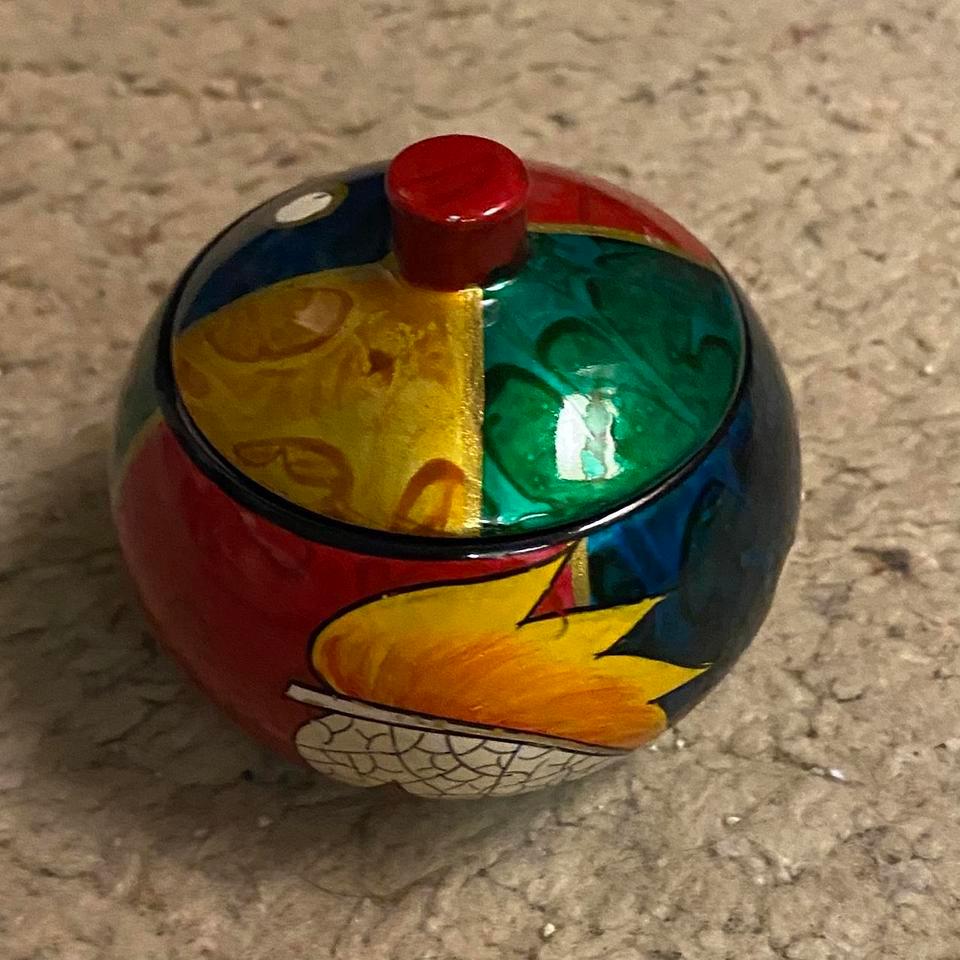 Lacquer Handmade Small Round Trinket 6b01