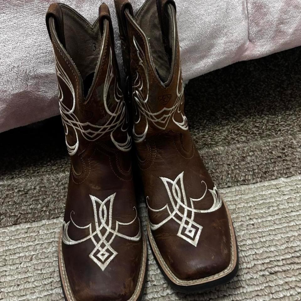 Youth Ariat Boots Size 3 Youth A7db 2