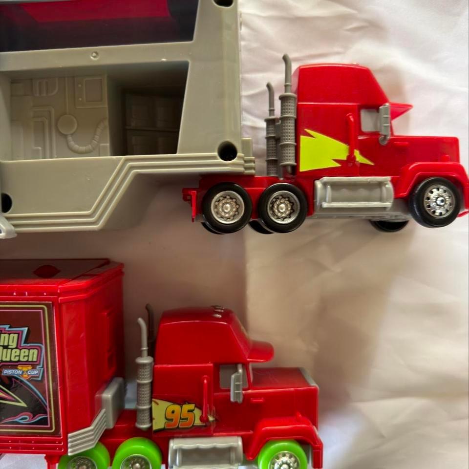 Disney Cars 95 Lightning Mcqueen F8fb 2