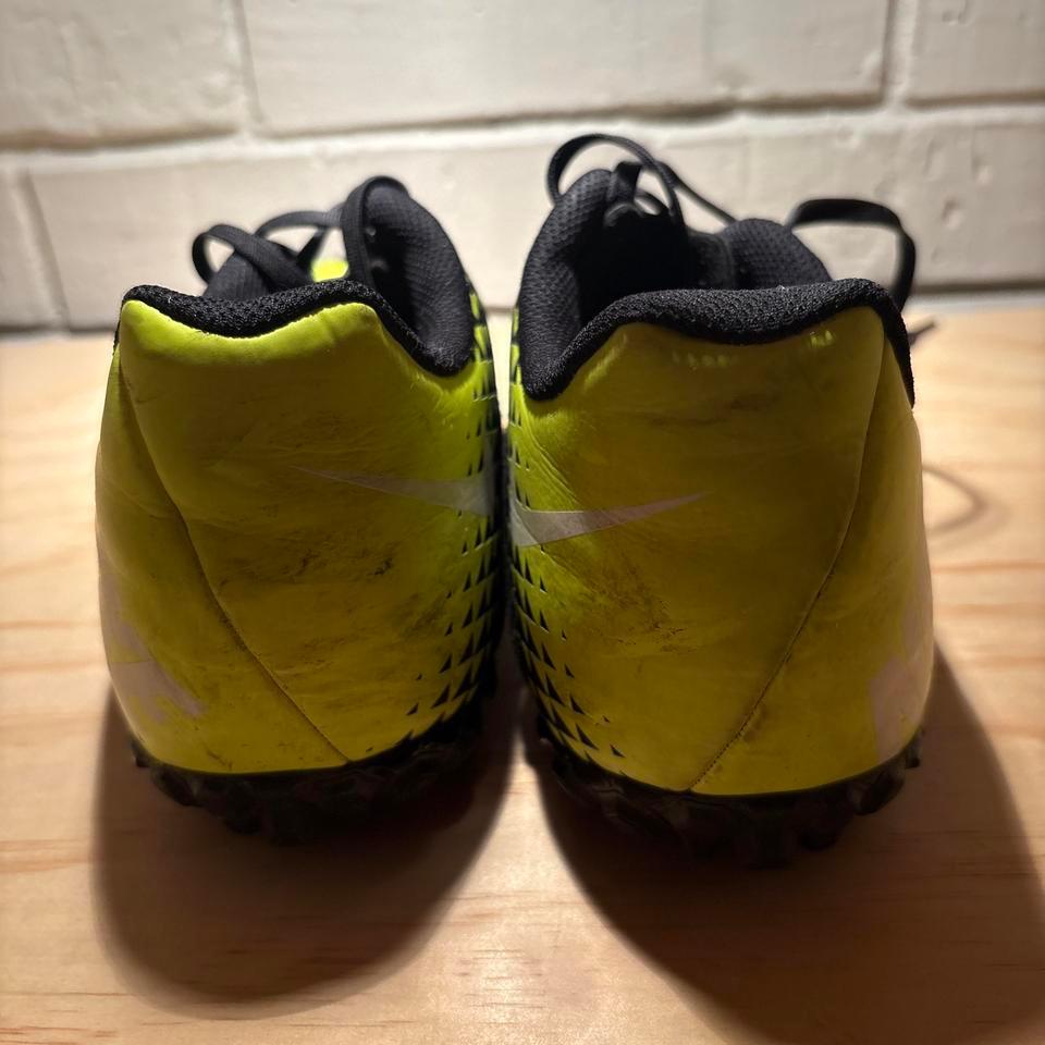 Nike Black And Yellow Turf 640a 4