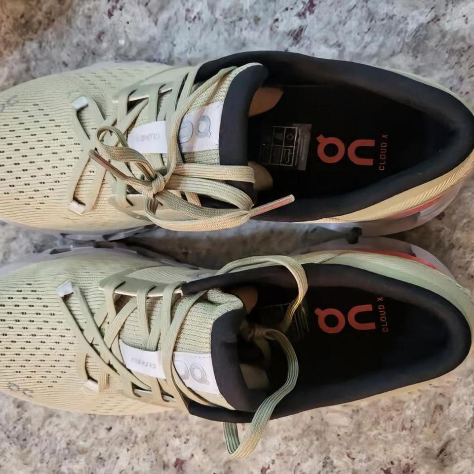 Cloud X4 Salmon Brand New 3303 6