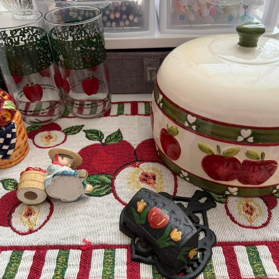 Bulk Lot Vintage Apple 3bd0