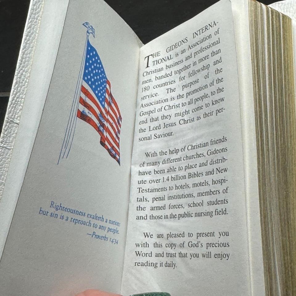 Gideons International New Testament Psalms Ad43 7