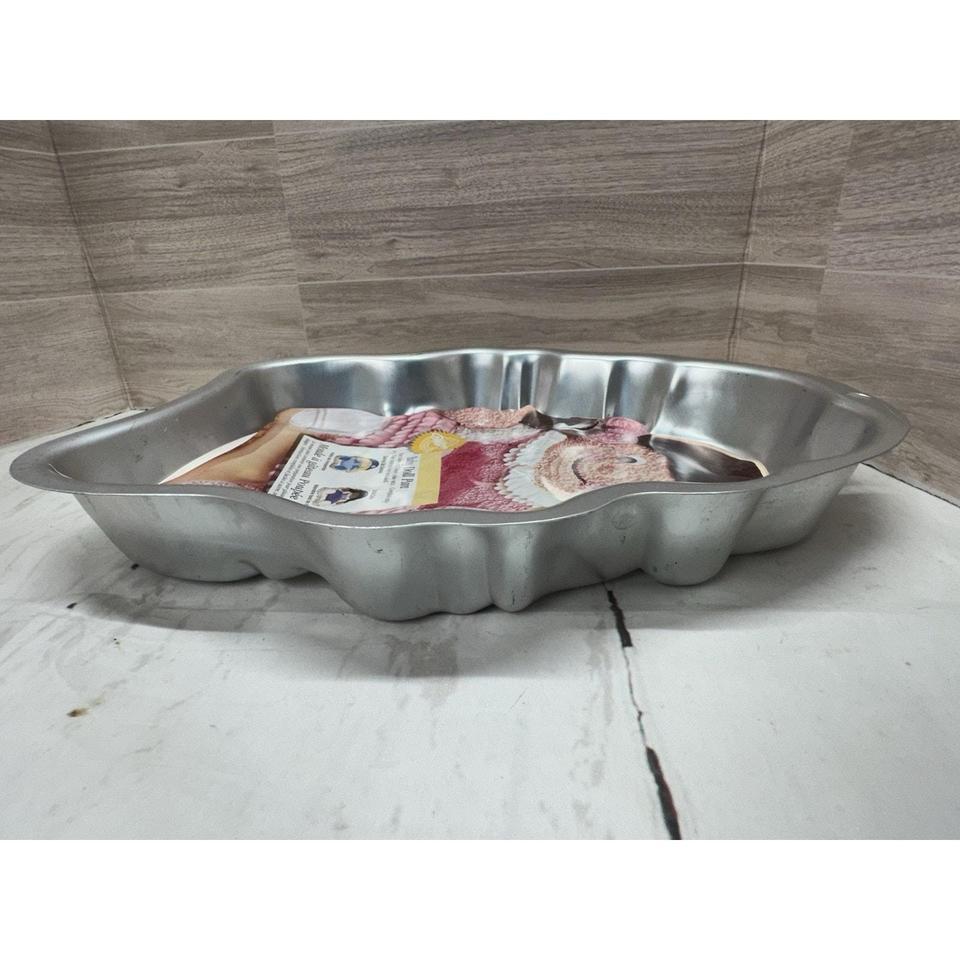 The Vintage Wilton Cake Pan 7