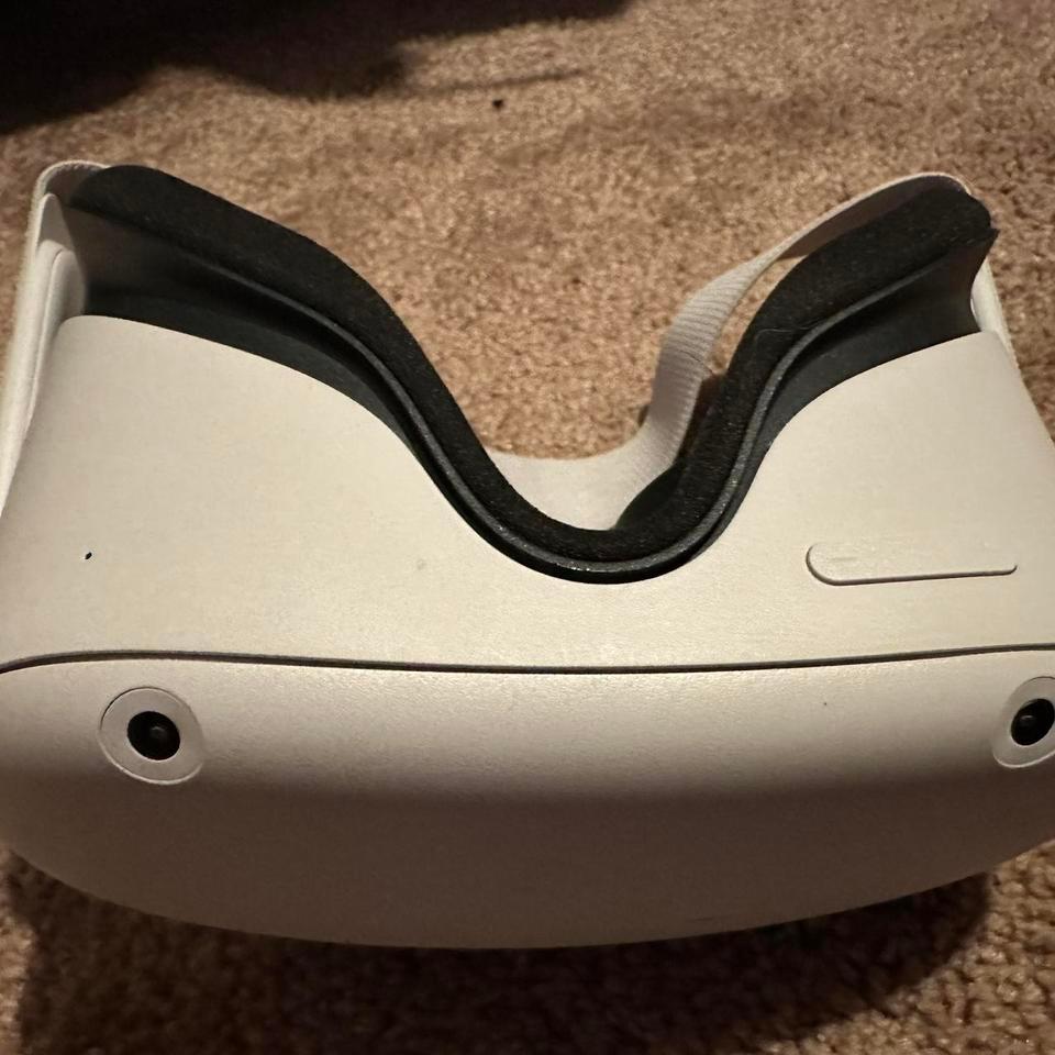 Oculus Quest 2 Vr Headset 4